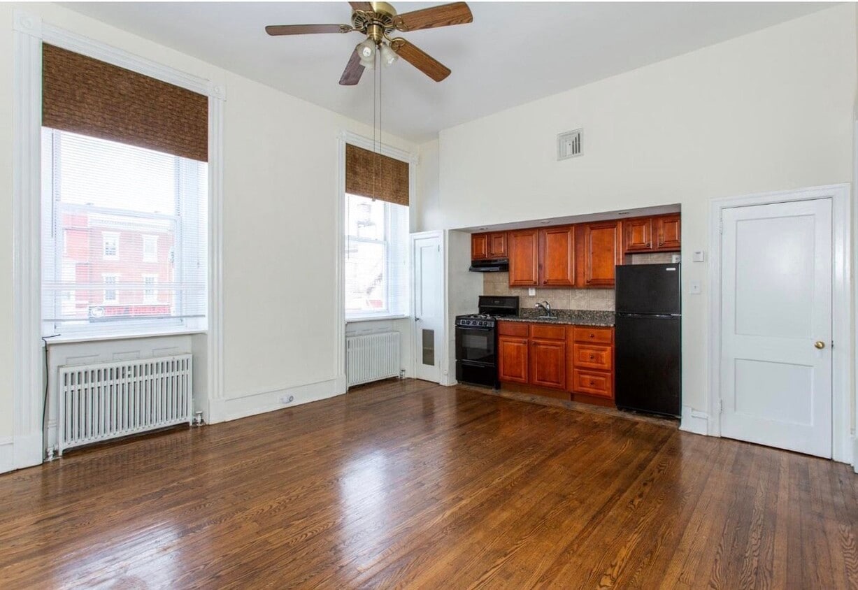 Primary Photo - 2217 N Broad St
