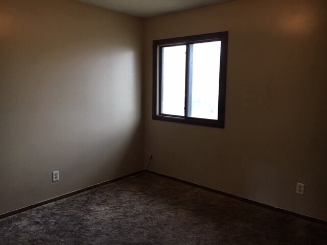 Building Photo - 211 N Grace Ave