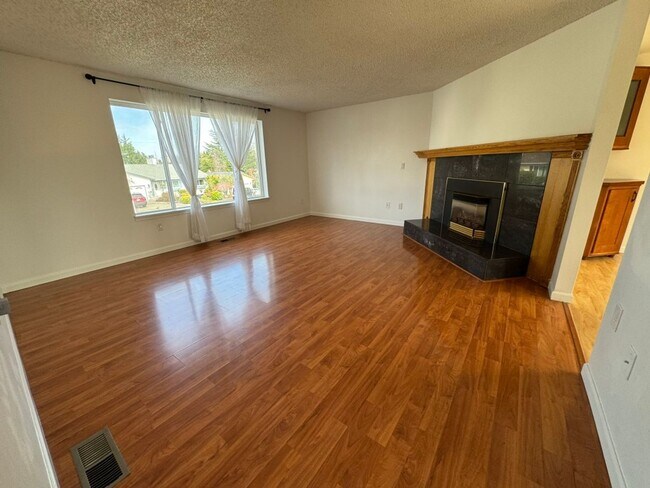 Foto del edificio - 4Bd/2.25Ba Kent House
