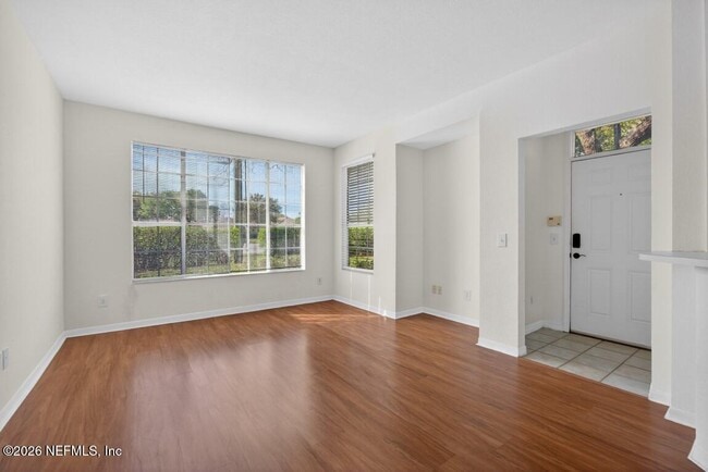 Foto del edificio - 13703 Richmond Park Dr N