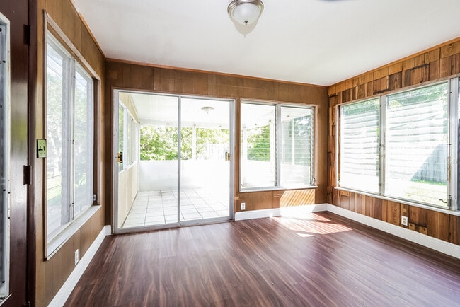 Foto del edificio - 3915 Mackinac Rd