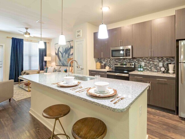 Building Photo - 120 Saint Louis-140.6