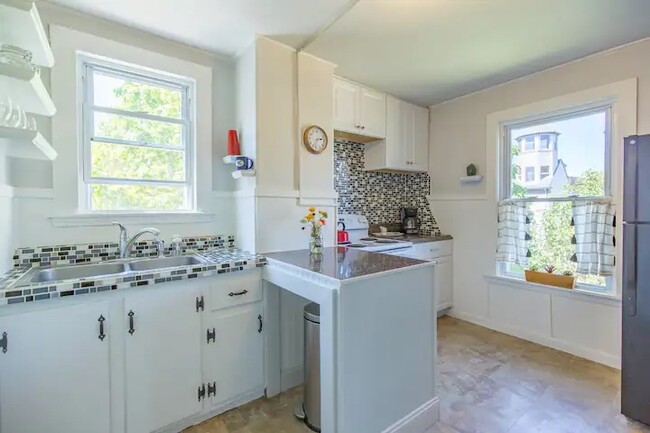 Kitchen - 78 Atlantic St