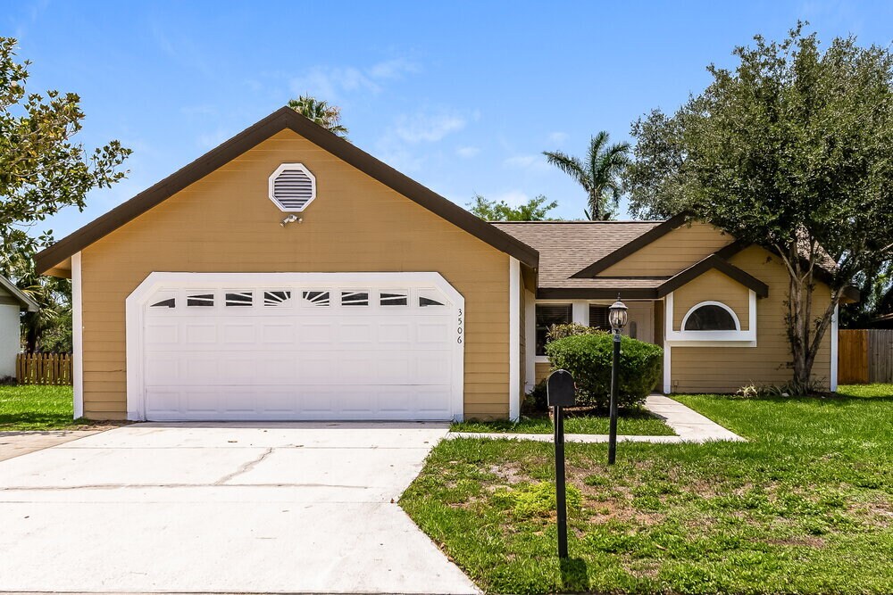 Foto principal - 3506 65th Ave Cir E