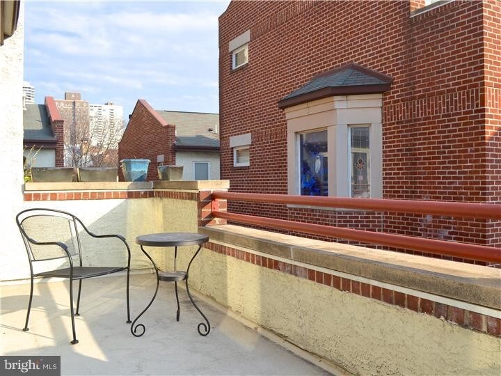 Primary Photo - 212-24 S 24th St