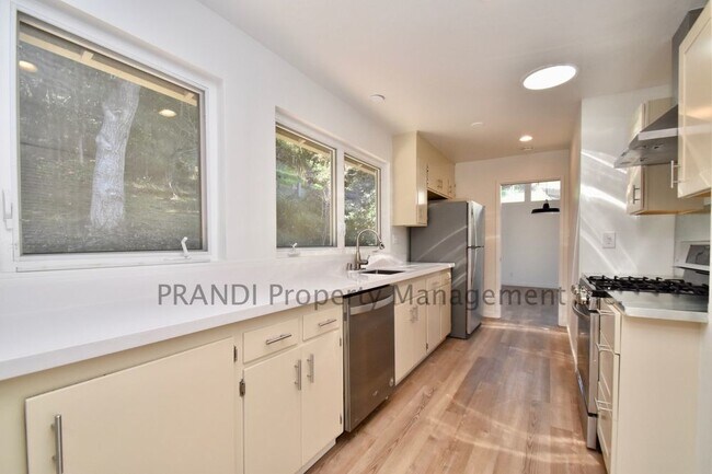 Foto del edificio - 239 Coleman Dr