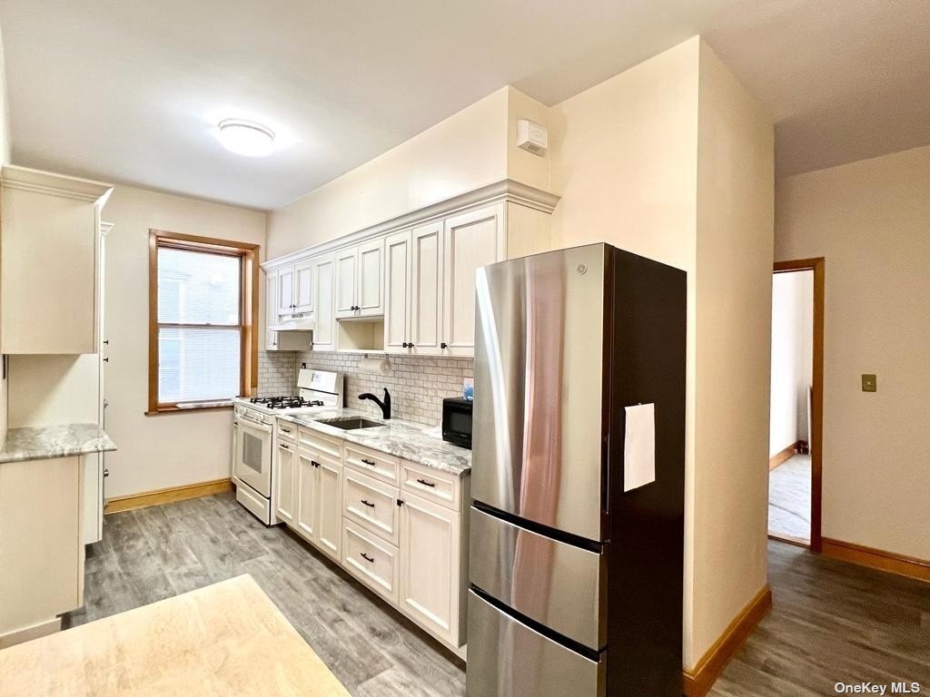 Primary Photo - 23-38-38 26th St