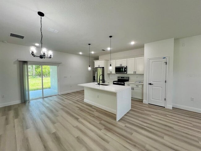 Building Photo - 8114 N Maltese Dr