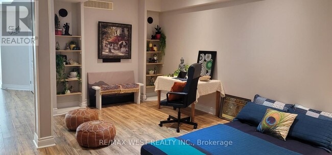 Building Photo - 171 Westmeadow Dr