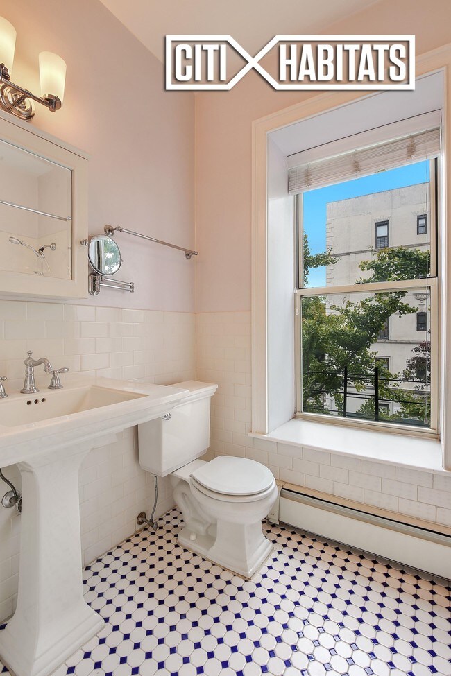 Foto del edificio - 370 Convent Ave