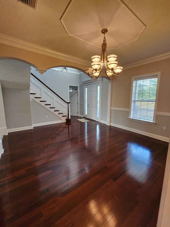 Building Photo - 7102 Oak Glen Trl