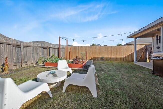 Building Photo - 7608 Cayenne Ln