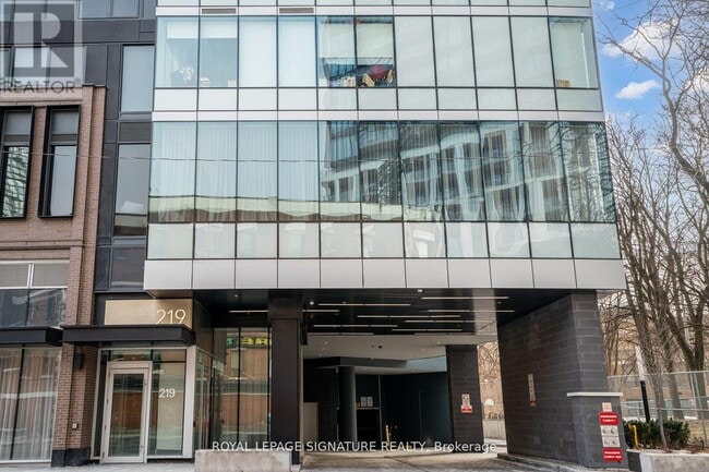 Building Photo - 219 Dundas St E