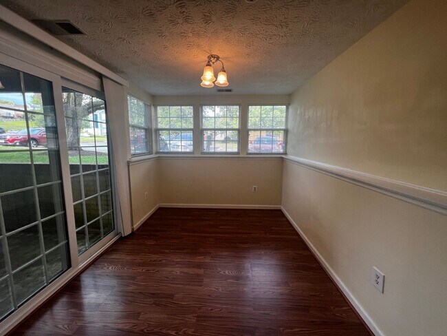 Foto del edificio - Amazing 2 BR/2 BA Condo in Elkridge!