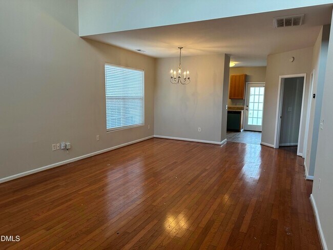 Foto del edificio - 553 Writers Way