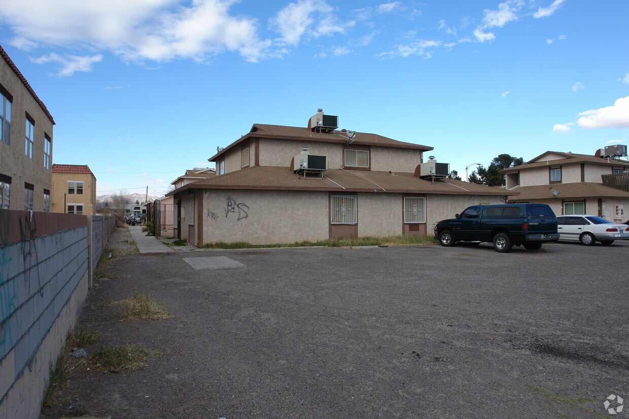 Building Photo - 5380 E Lake Mead Blvd