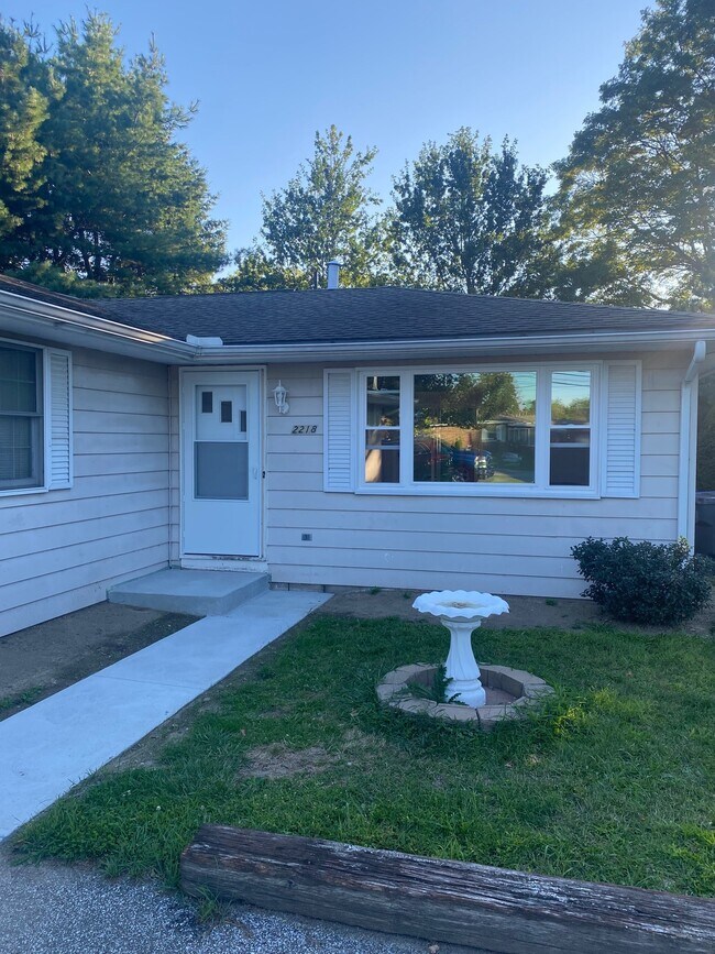 ENTRADA PRINCIPAL - 2218 Midland Dr