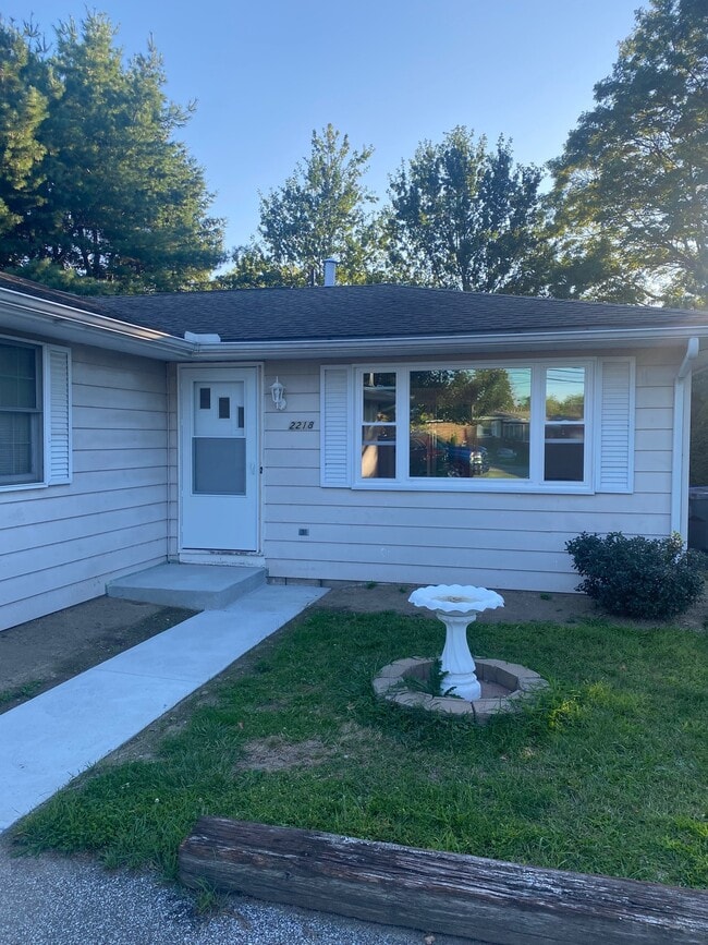 FRONT ENTRANCE - 2218 Midland Dr