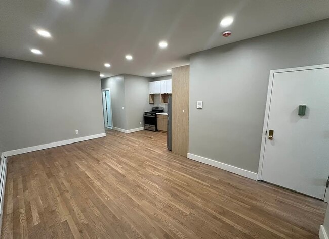 Building Photo - 818 Macdonough St