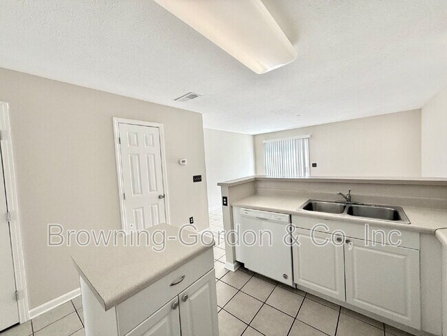 Foto del edificio - 3063 Harpeth Springs Dr