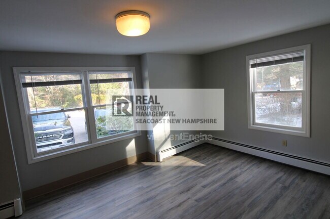 Foto del edificio - 17 Ellison Dr