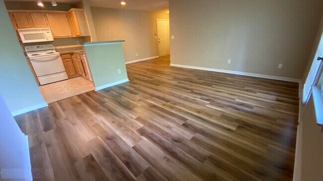 Foto del edificio - 7701 Timberlin Park Blvd