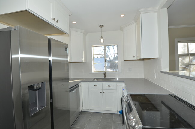 Building Photo - 2038 Sherman Ave