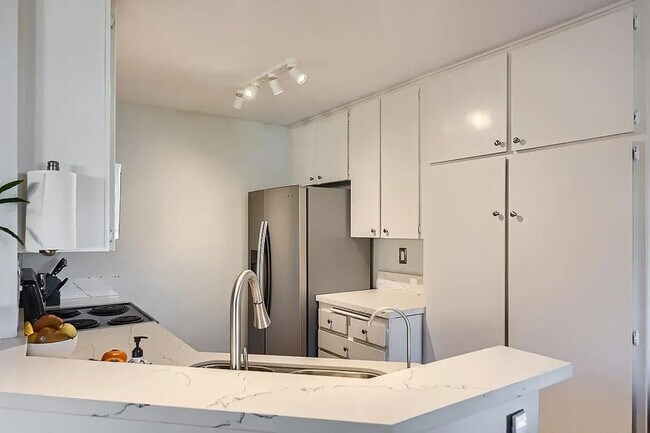 Foto del edificio - 9730 Mesa Springs Way