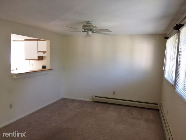 Building Photo - 207 Village Dr
