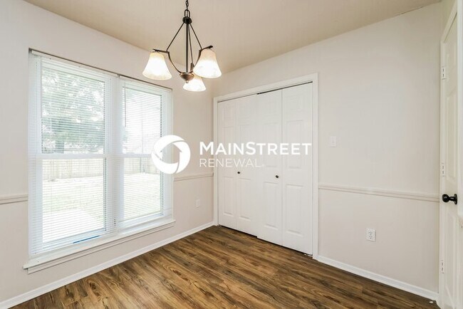 Foto del edificio - 3 Bedroom Pet-Friendly Home in Olive Branc...