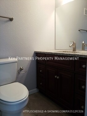 Foto del edificio - 8404 Lowell - GORGEOUS 3 Bedroom Duplex!