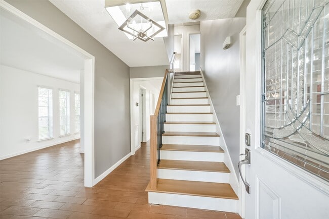 Building Photo - 12526 Chessington Dr