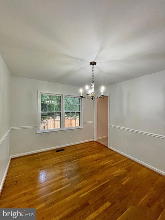 Foto del edificio - 1556 Bruton Ct