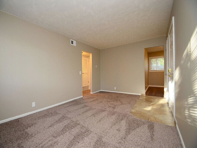 Foto del edificio - 3520 Webster St