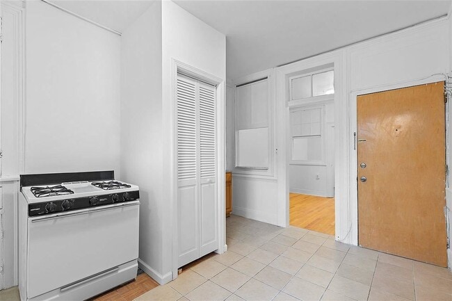 Building Photo - 121 Washington St