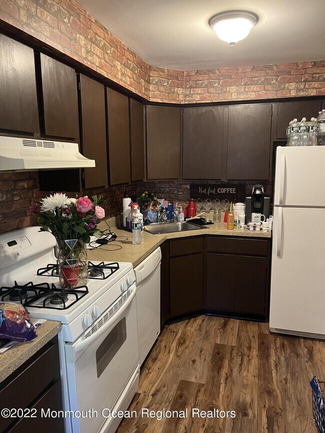 Building Photo - 93 Deptford Ct