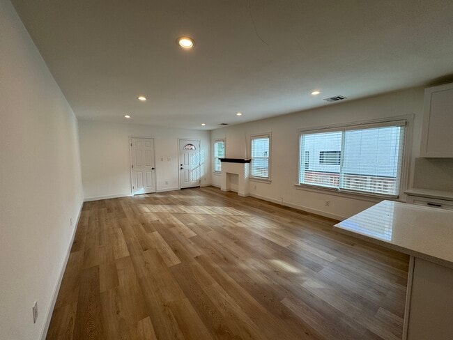 Foto del edificio - 1215 N Vista St