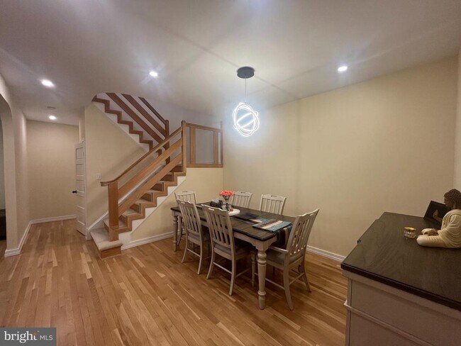 Foto del edificio - 119 St Clair Ct