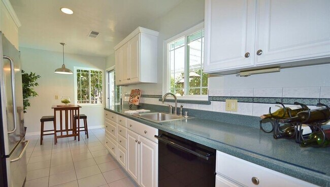 Foto del edificio - COMING SOON! Beautiful Pleasant Hill Singl...