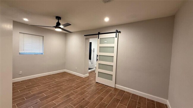 Foto del edificio - 5830 NW 7th Ct