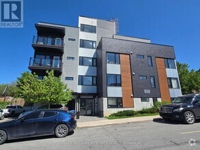 Building Photo - 220-220 Lebreton St N