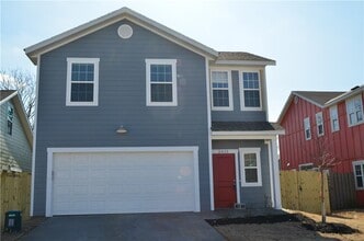 Building Photo - 2415 SW Arbor Rd