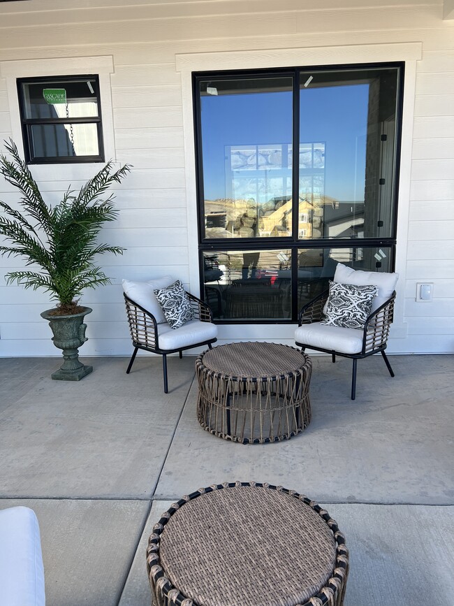 Outdoor living with views - 4428 N Summer View Dr