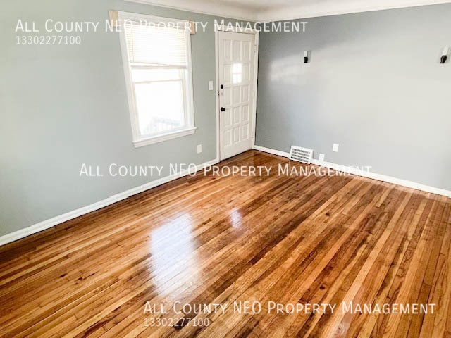 Foto del edificio - 16918 Lotus Dr