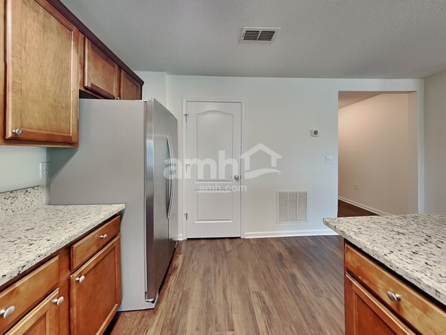 Building Photo - 2066 Tyson Lake Dr