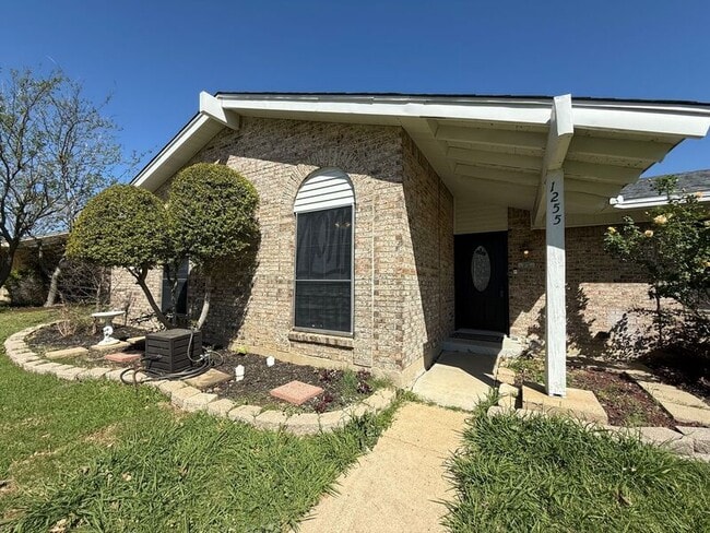 Photo - 1255 Valencia Ln House