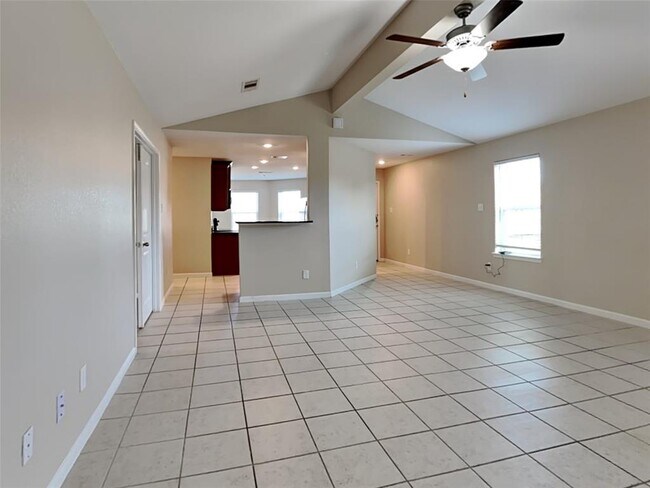 Building Photo - 300 Summer Horse Dr