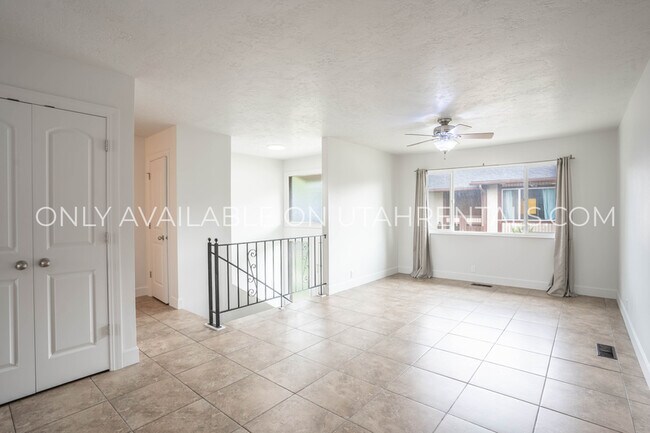 Foto del edificio - 338 Cedarwood Dr