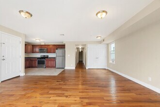 Building Photo - 270 S 20th St
