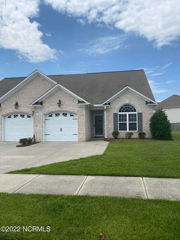 2320 Dovedale Dr, Greenville, NC 27834 Townhome Rentals in Greenville